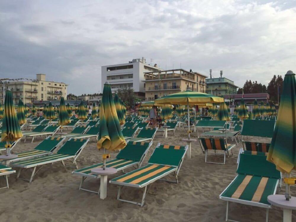 Hotel Sidney Bellaria-Igea Marina Exterior photo
